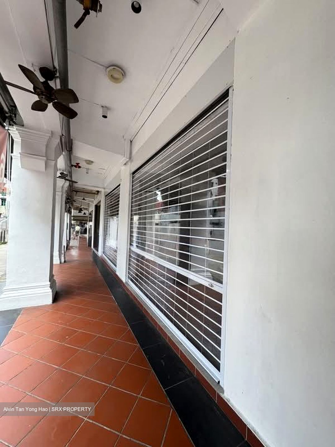 Mackenzie Road (D9), Retail #576519331